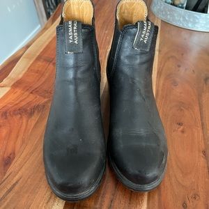 Size 4.5 women’s Blundstones with heel